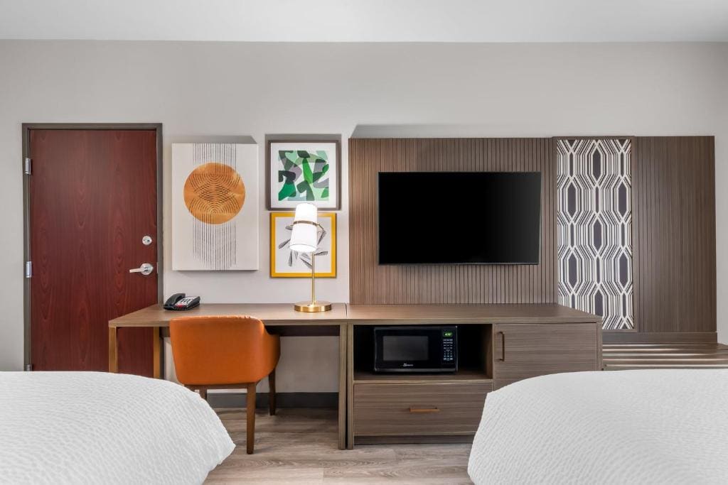 Standard Queen Room with Two Queen Beds room - Image 2