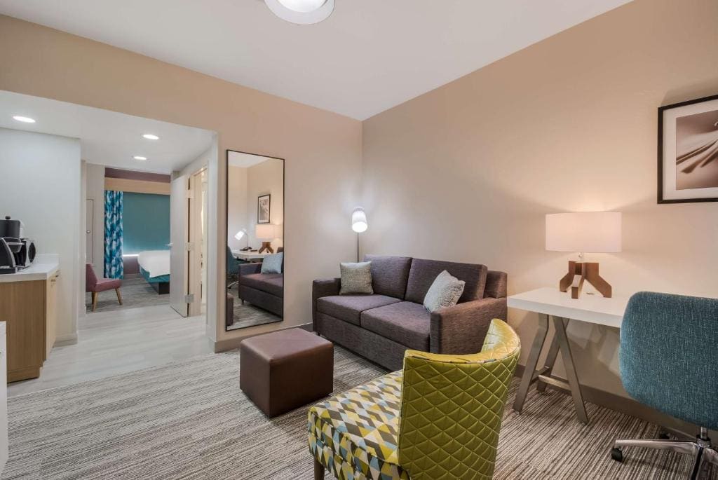King Room with Sofa Bed - Non-Smoking room - Image 2