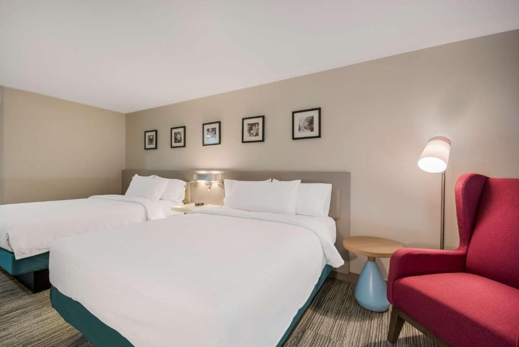 Standard Queen Room with Two Queen Beds room - Image 1