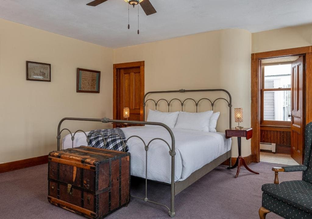 Double Room with Private Bathroom room - Image 1