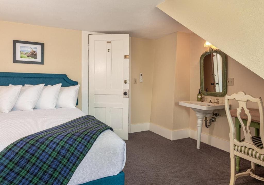 Double Room with Shared Bathroom room - Image 1