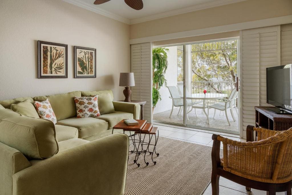 Deluxe Suite with Sea View room - Image 3