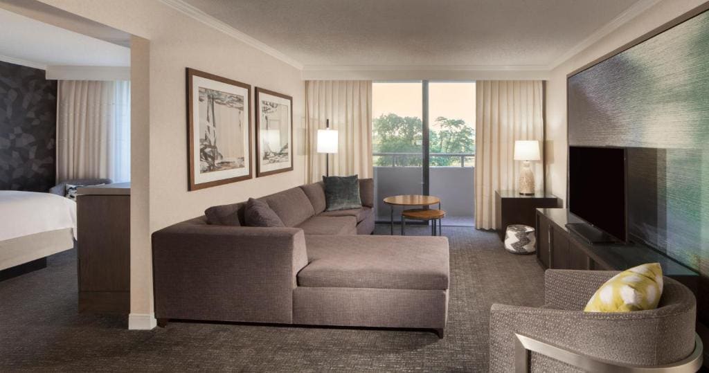One-Bedroom Suite with Sofa Bed and Balcony room - Image 3