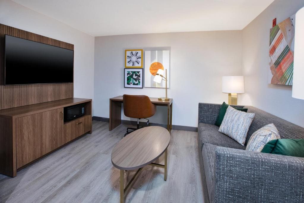 King Suite - Disability Access room - Image 2