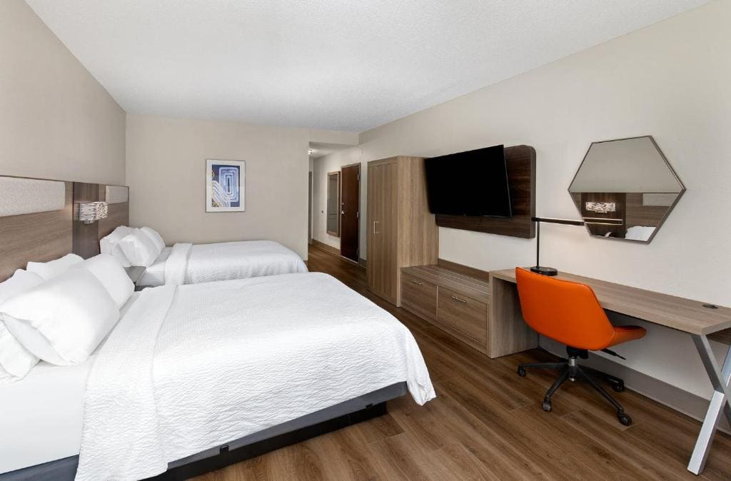 Queen Suite with Two Queen Beds room - Image 1