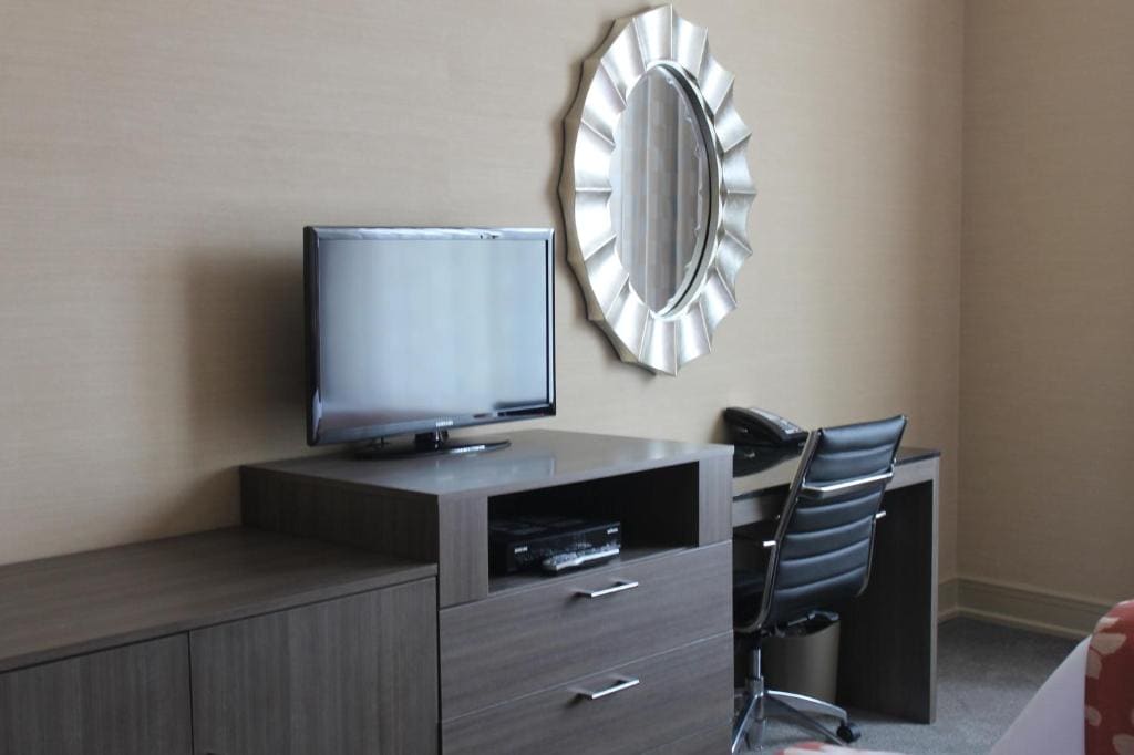 Superior Queen Room with Two Queen Beds room - Image 2