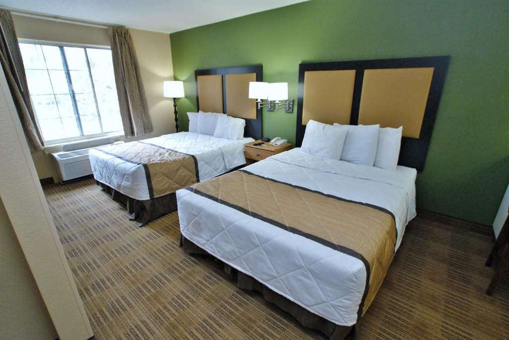 Studio with 2 Queen Beds - Non-Smoking room - Image 1