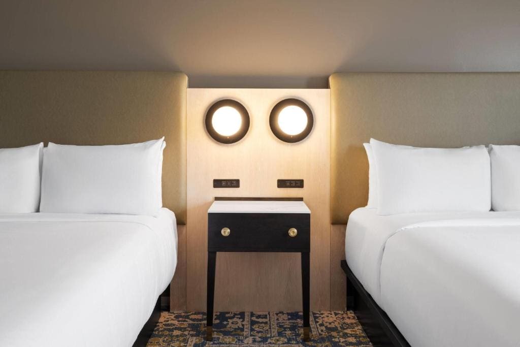 Standard Room with Two Queen Beds room - Image 1