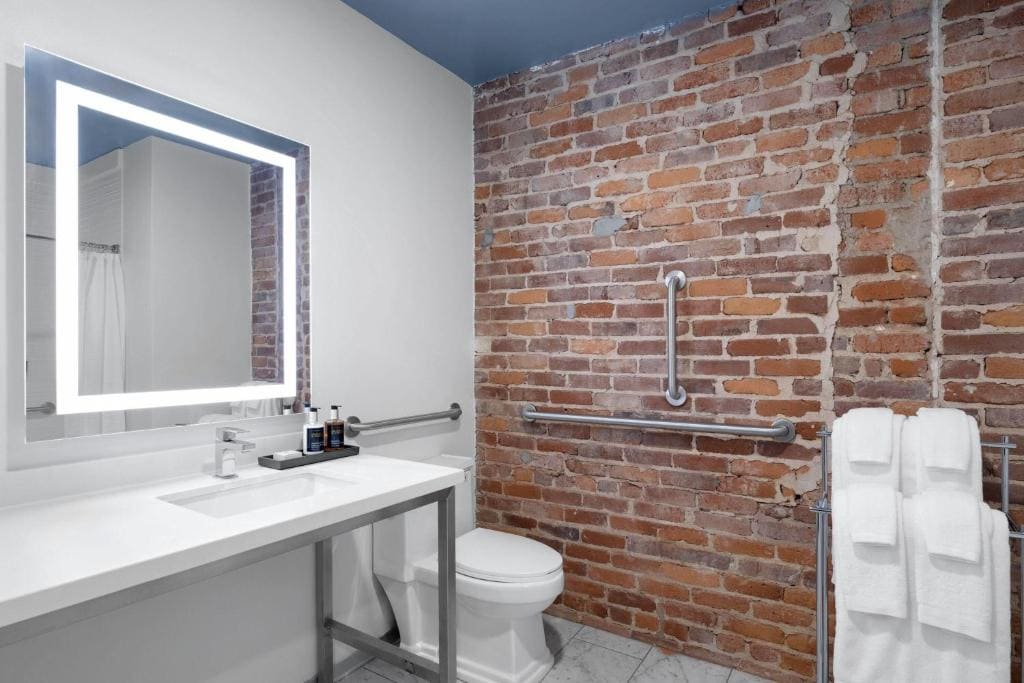 Corner Room with Two Queen Beds - Roll-In Shower room - Image 3