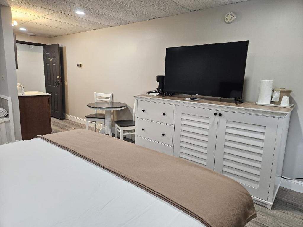 King Room with Spa Bath room - Image 3