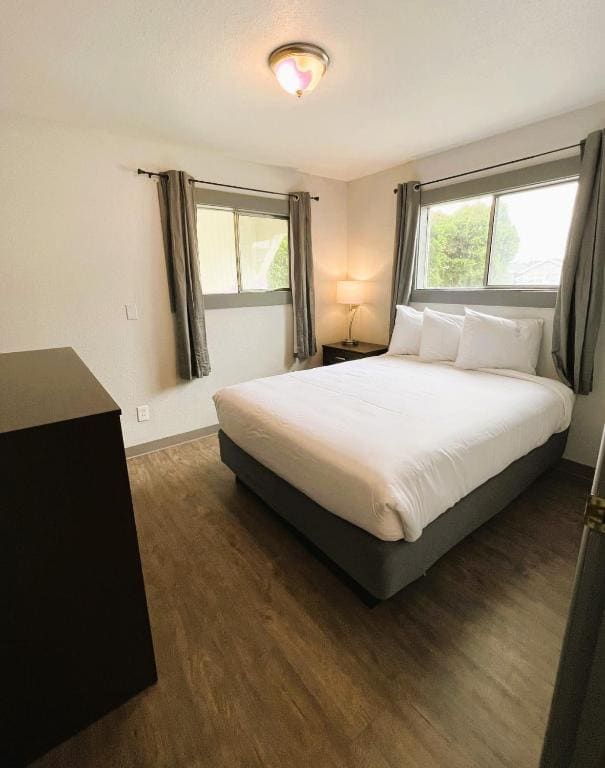Deluxe Family Suite room - Image 1