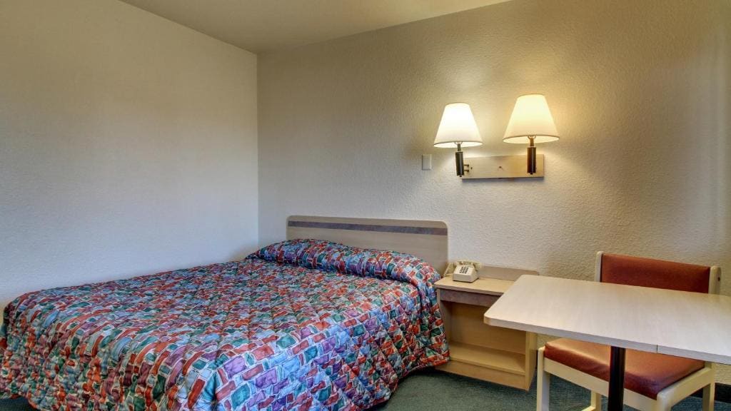 Queen Room - Disability Access room - Image 1