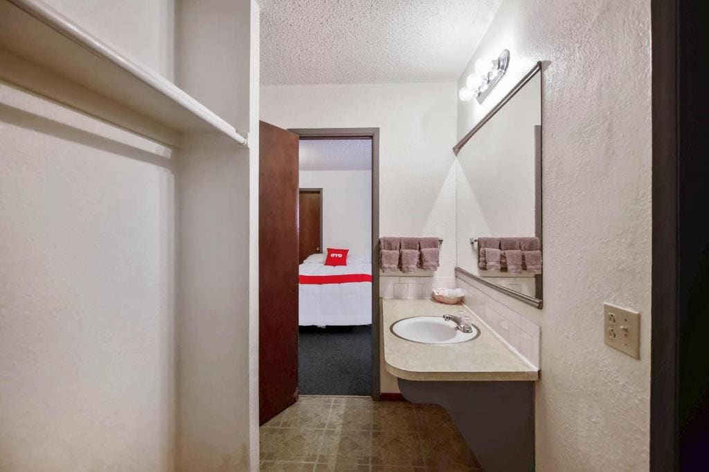 1 King Bed & 1 Full Bed room - Image 3