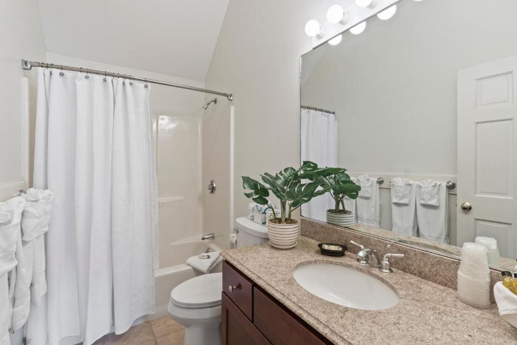 Two-Bedroom Apartment room - Image 3