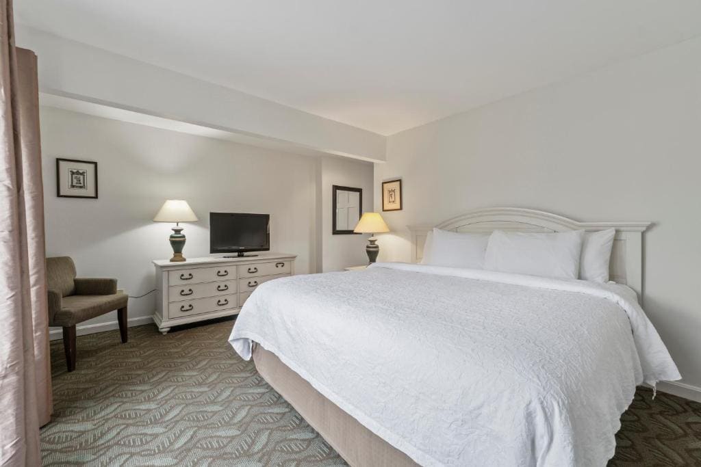 Four-Bedroom Villa room - Image 1