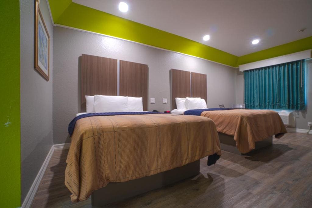 2 Queen Beds Non Smoking room - Image 1