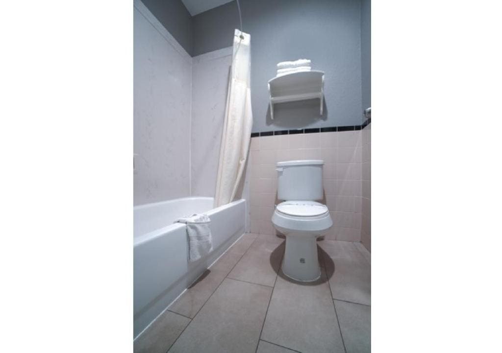 2 Queen Beds Non Smoking room - Image 3