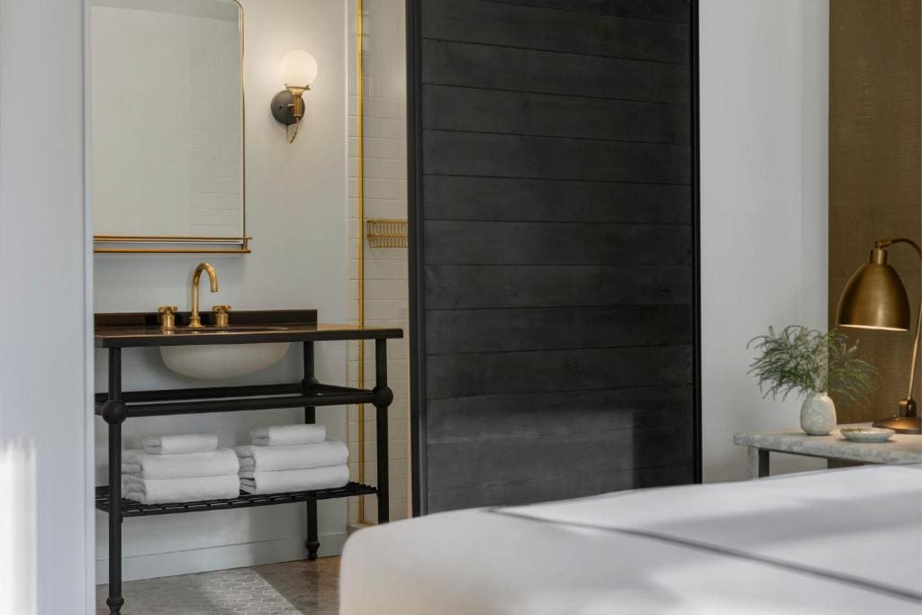 Premium King Room with City View room - Image 1