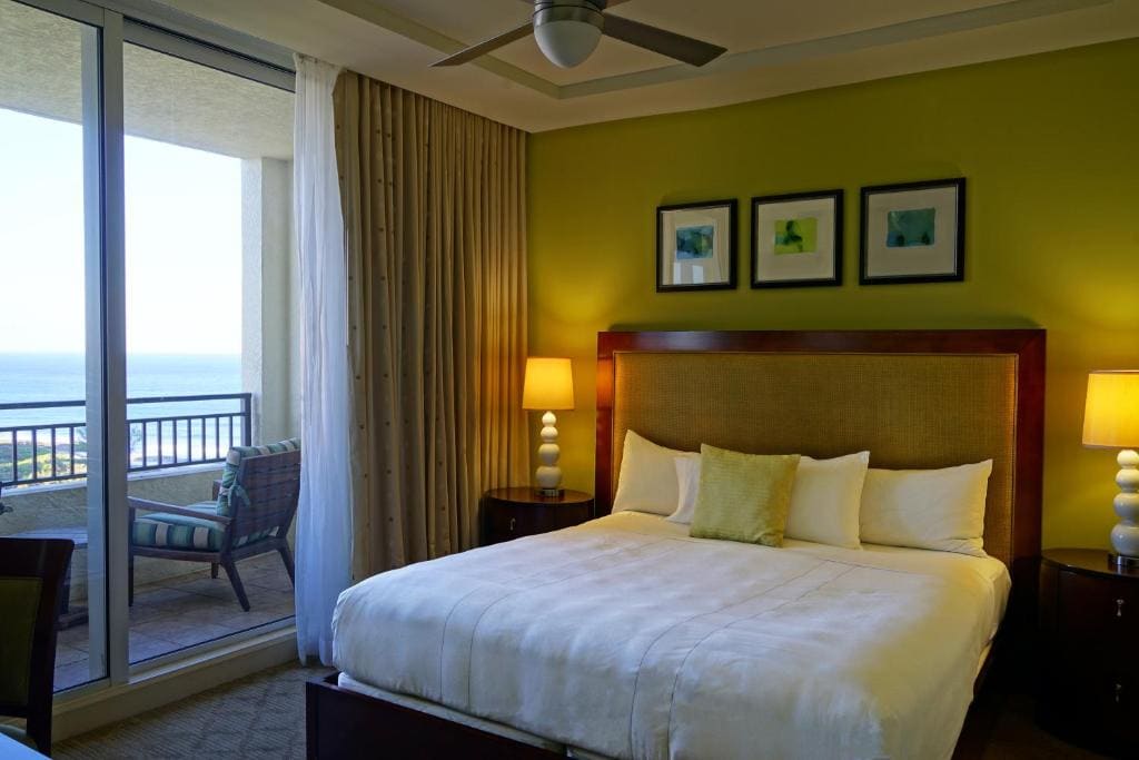 One Bedroom Suite, with Ocean View, Balcony room - Image 2