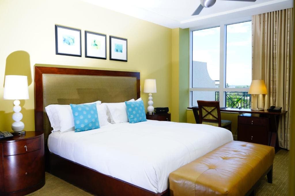 Larger 2 Bedroom Suite, Ocean View Balcony room - Image 2