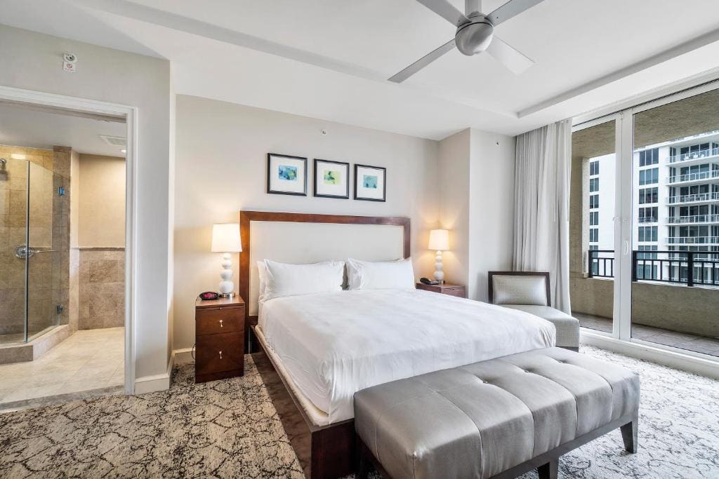 Larger 2 Bedroom Suite, Ocean View Balcony room - Image 1