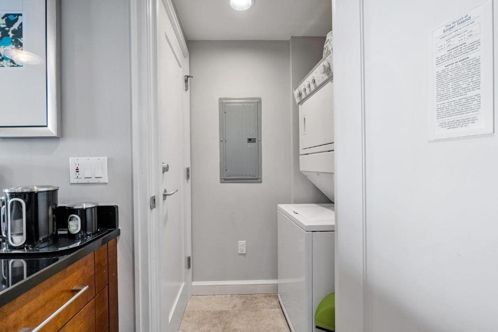 One Bedroom Suite, with Resort View, Balcony room - Image 1