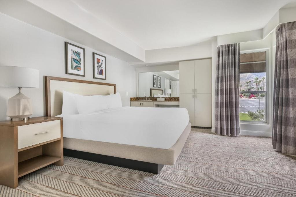 Three-Bedroom King Suite with Two Queen Beds and Balcony room - Image 3