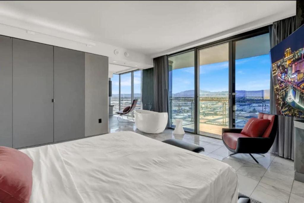 Suite with Balcony room - Image 2