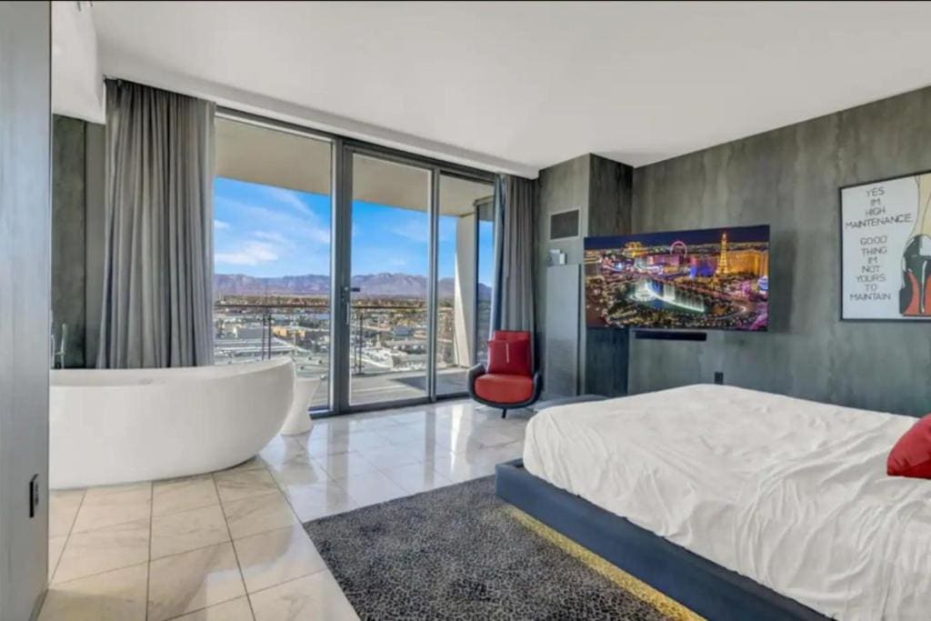 Suite with Balcony room - Image 3