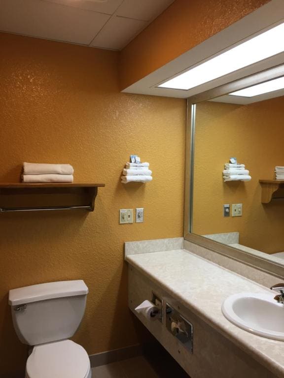 Two Queen Suite - Non-Smoking room - Image 1