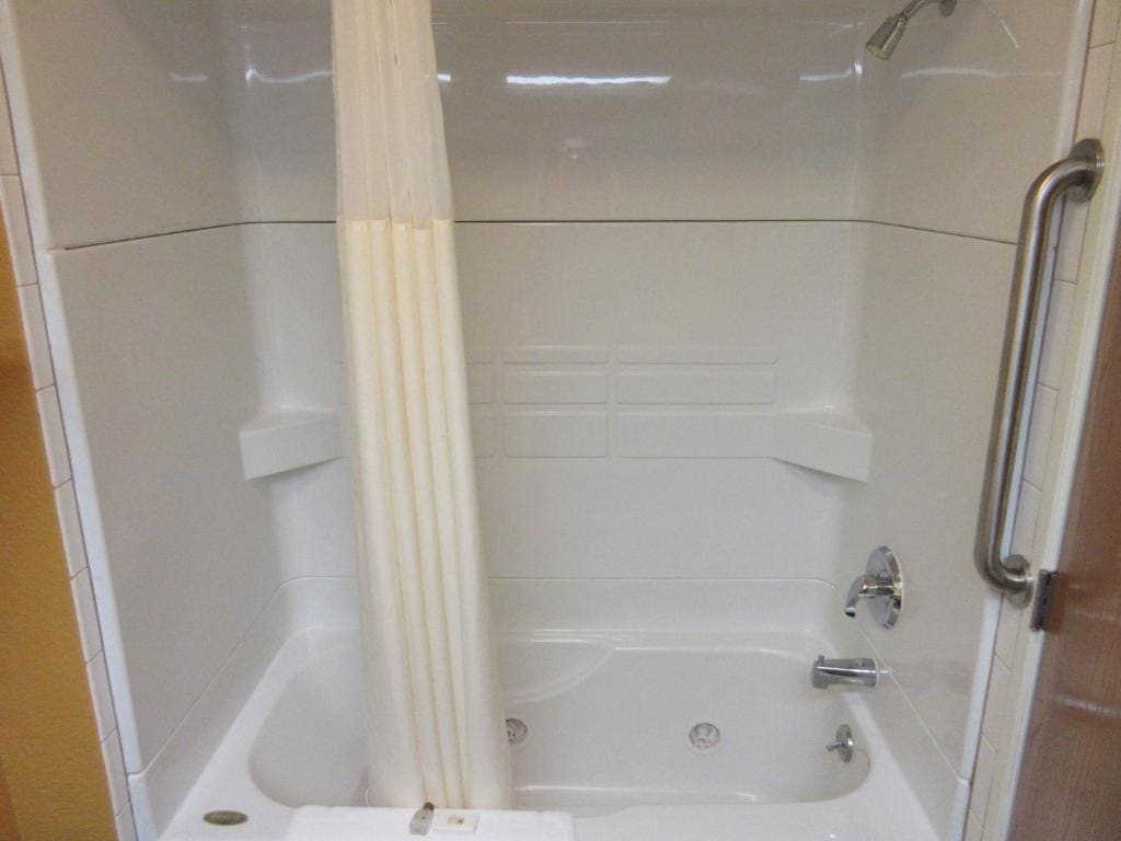 Two Queen Suite - Non-Smoking room - Image 2