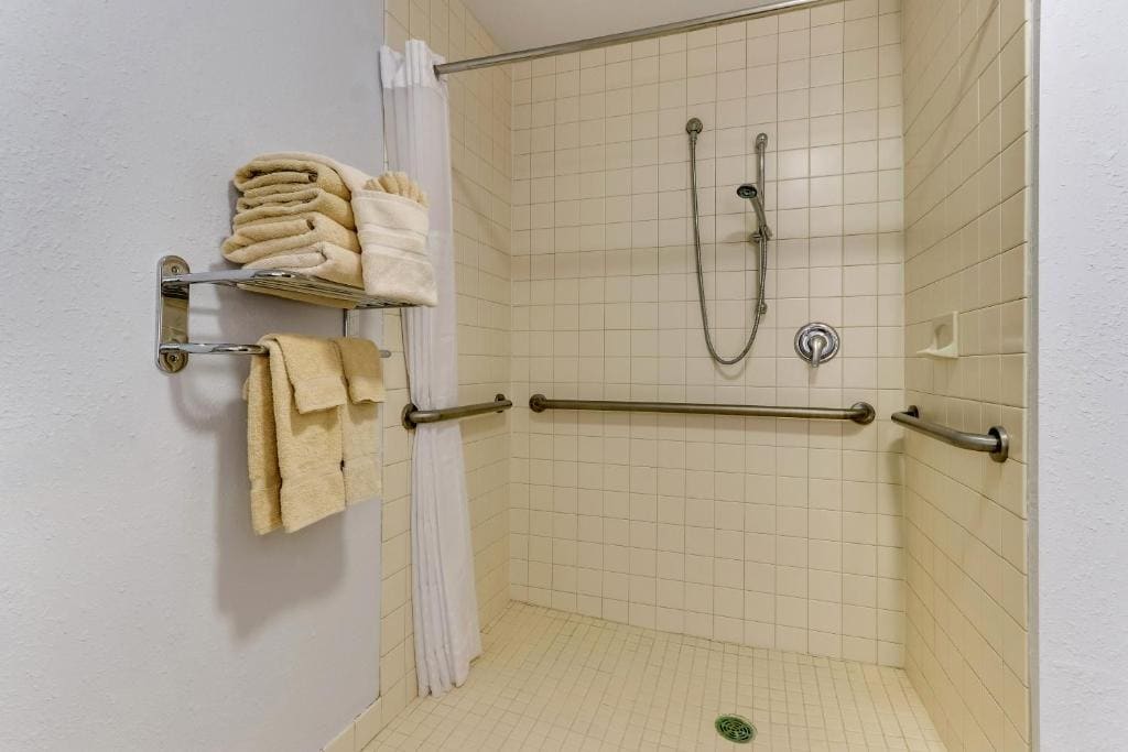 King Room - Disability Access room - Image 2