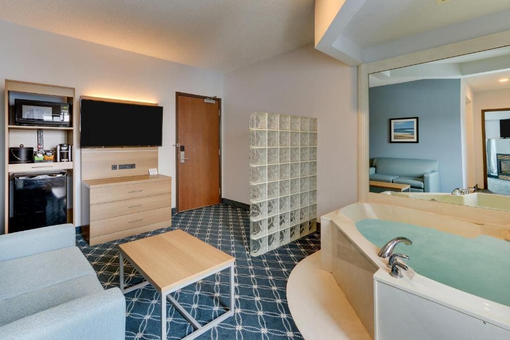 King Suite room - Image 3