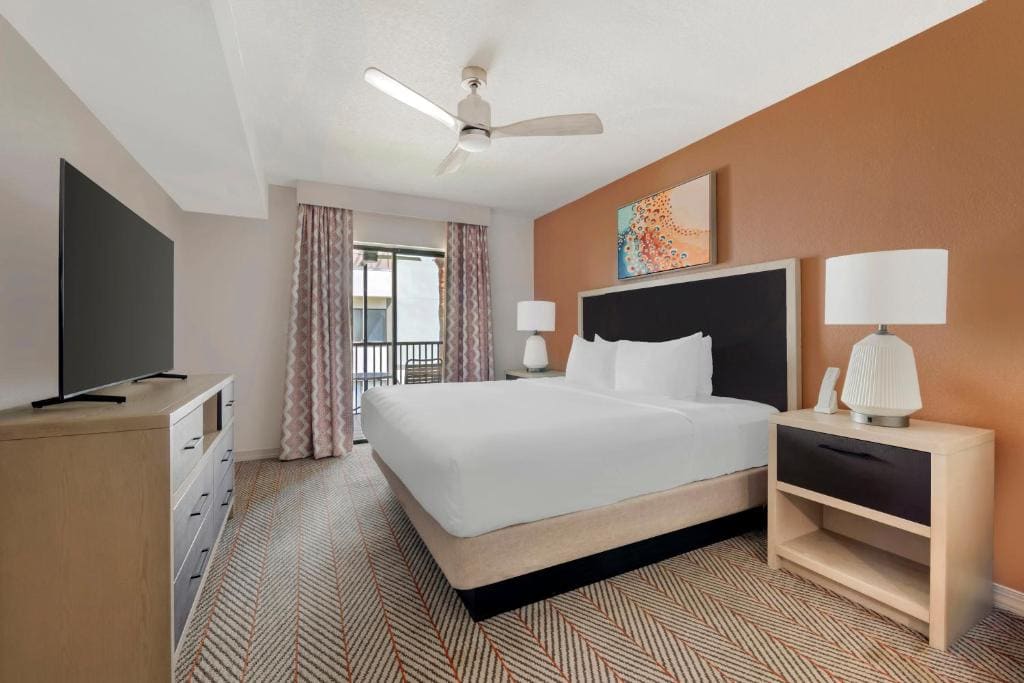 Two-Bedroom Villa room - Image 3
