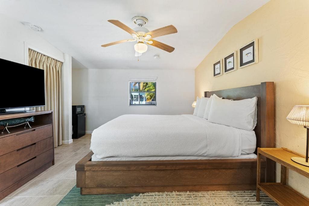 Small Double Room room - Image 3