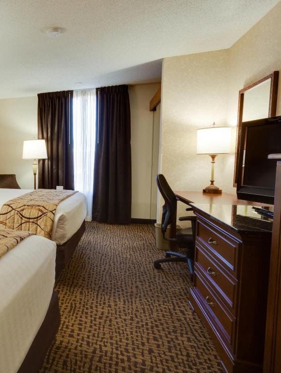 Queen Room with Two Queen Beds - Non-Smoking room - Image 1