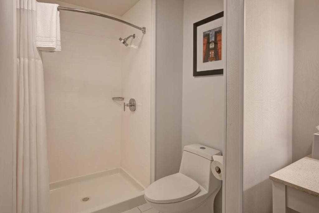 Guest room, 1 King, Balcony room - Image 1