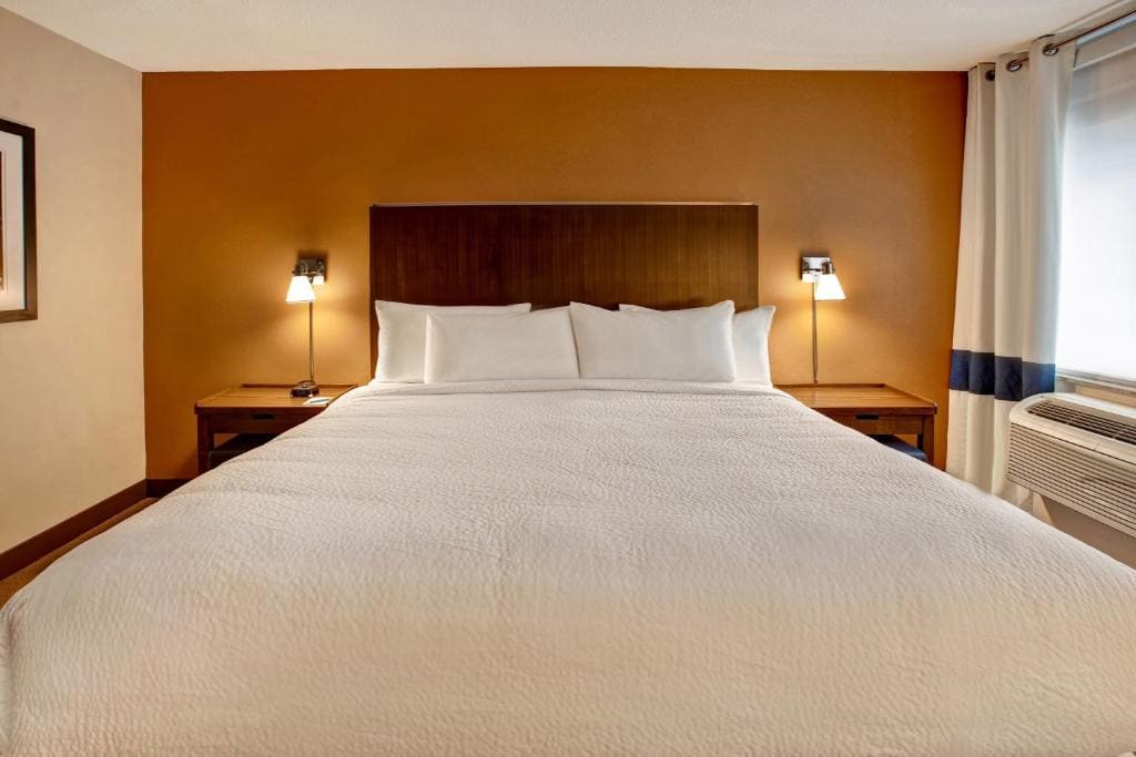Junior Suite, 1 King, Sofa bed, Towers Building room - Image 3