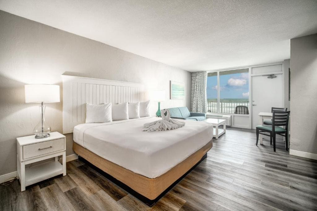 Oceanfront Kitchenette Room - One King Bed and One Sofabed room - Image 1