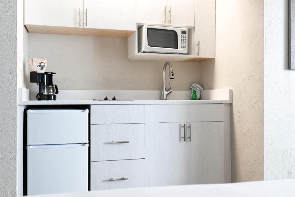 Queen Room with Kitchenette - Oceanfront room - Image 1