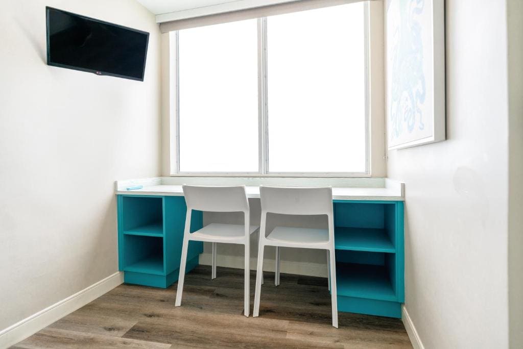 Family Suite with Oceanfront View room - Image 2