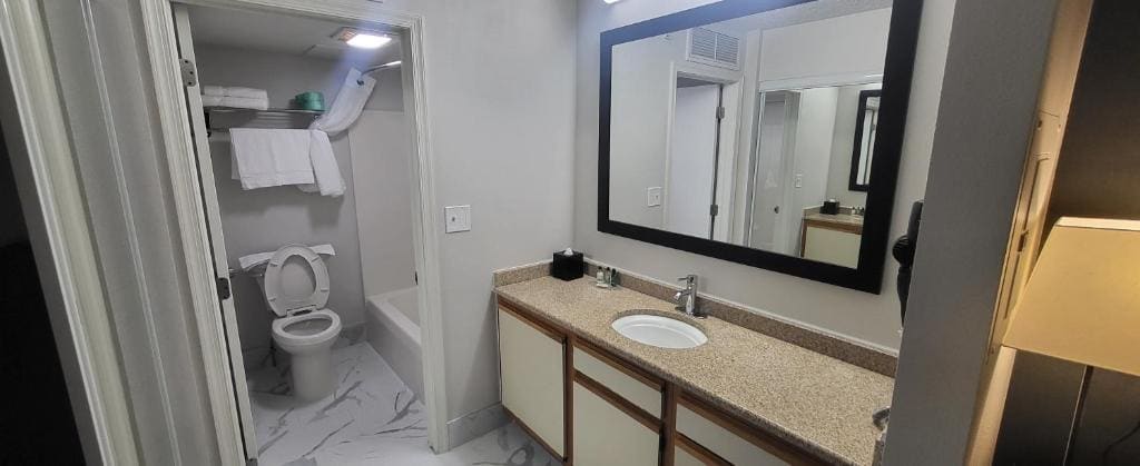 King Studio with Sofa Bed room - Image 1