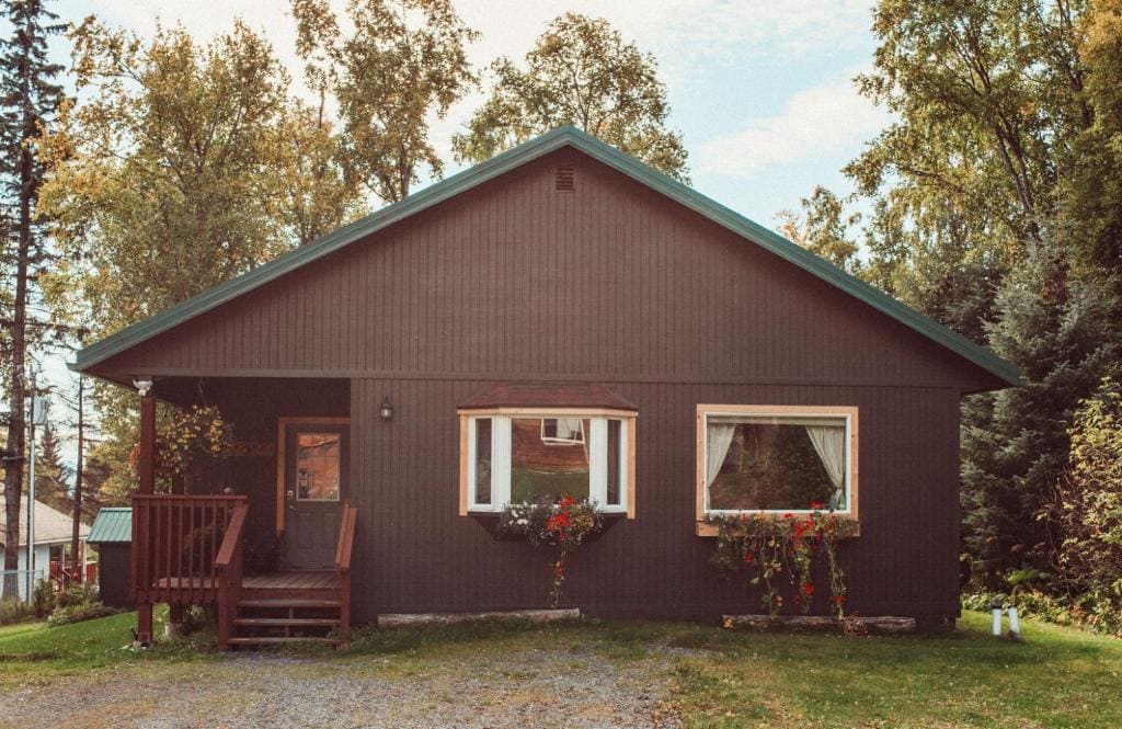 Three-Bedroom House room - Image 3