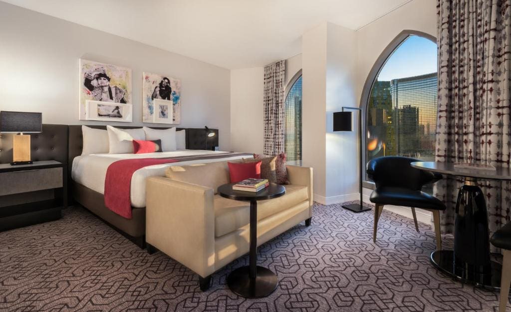 Ultra Resort Room, 1 King, Non Smoking room - Image 1