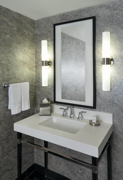 Ultra Boulevard Suite, 1 King, Non-Smoking room - Image 2