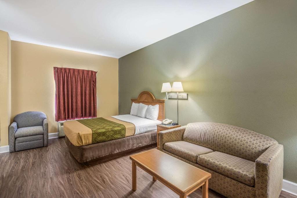 Queen Room - Non-Smoking room - Image 1