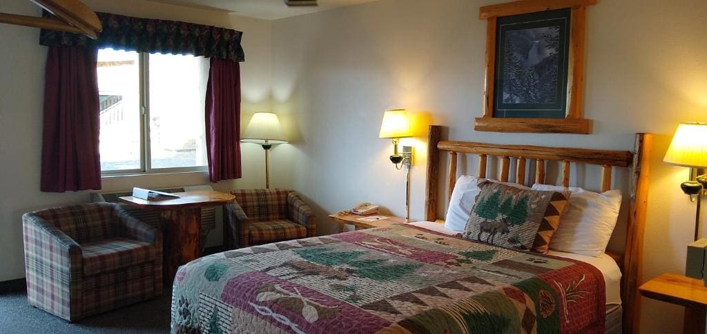 Deluxe Queen Room room - Image 1