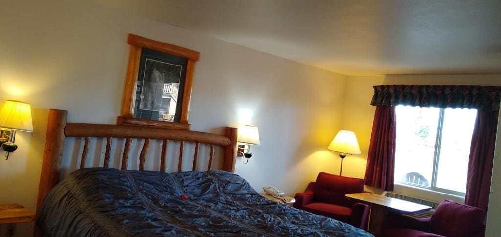 Deluxe King Room room - Image 3