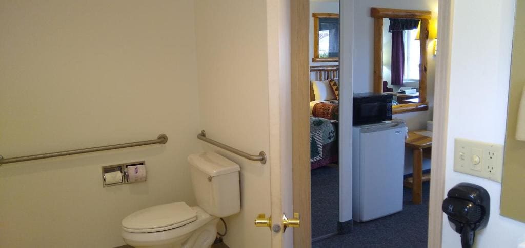 Deluxe Quadruple Room room - Image 3