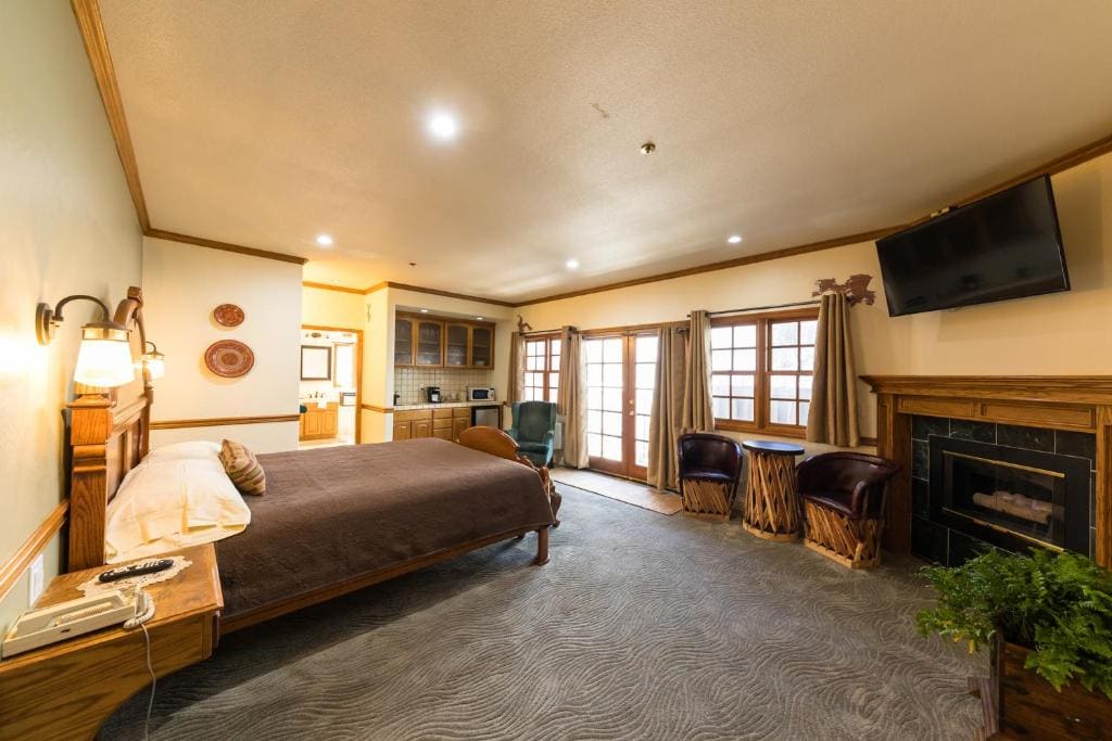 King Suite room - Image 3